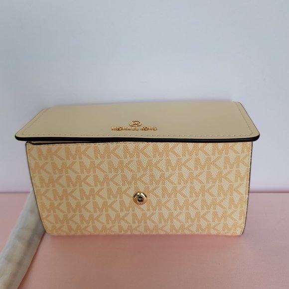 MICHAEL KORS Jet Set Charm Signature Colorblock LG Flap Phone Wristlet/Wallet ⭐ - Picture 9 of 16